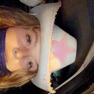 Meet your Posher, Riley